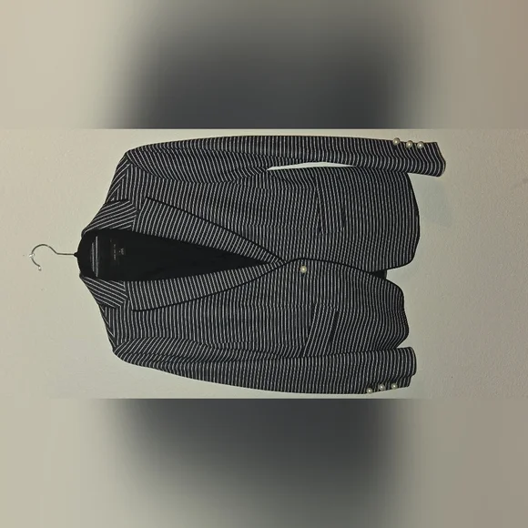 Ann taylor size 4 blazers made in Indonesia. - Picture 6 of 7